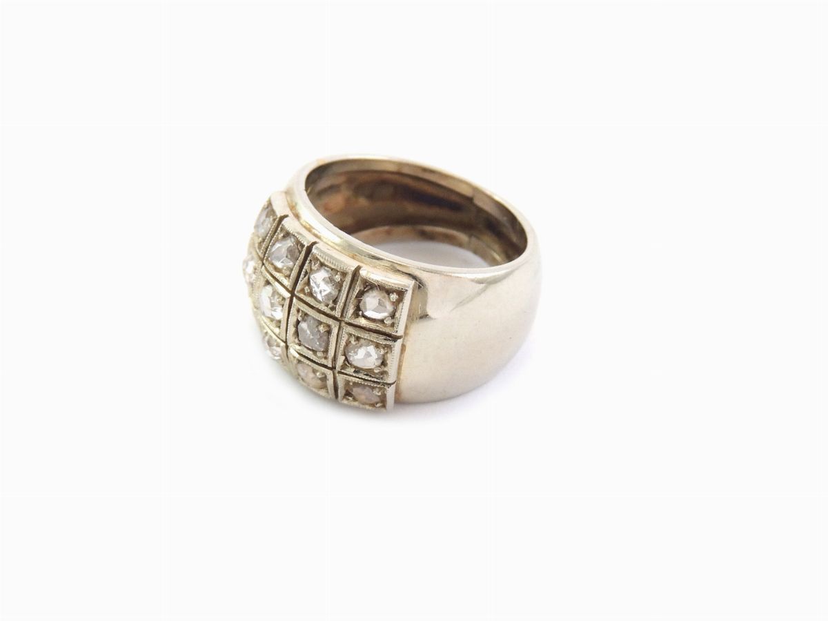 Anello in Oro Bianco con Diamanti