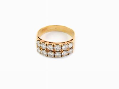 Anello in Oro Giallo con Diamanti