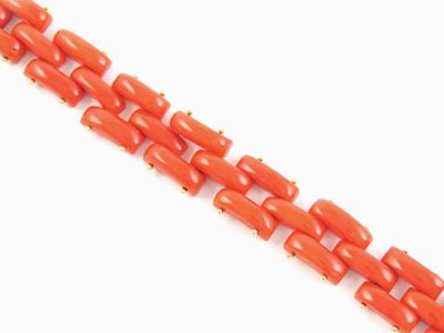 Bracciale in Corallo Rosso con Fermezza in Oro Giallo
