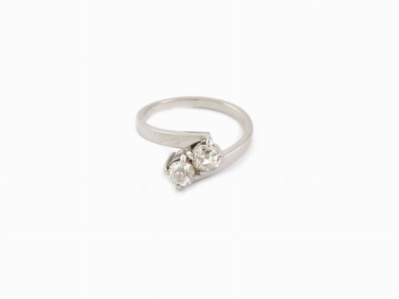 Anello Contrarié in Oro Bianco con Diamanti