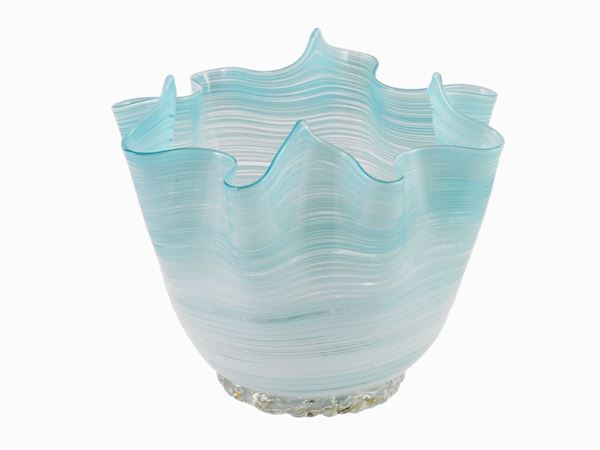 A blown handkerchief vase with blue and lattimo filigree  (Murano, 20th century)  - Auction Only Glass - Maison Bibelot - Casa d'Aste Firenze - Milano