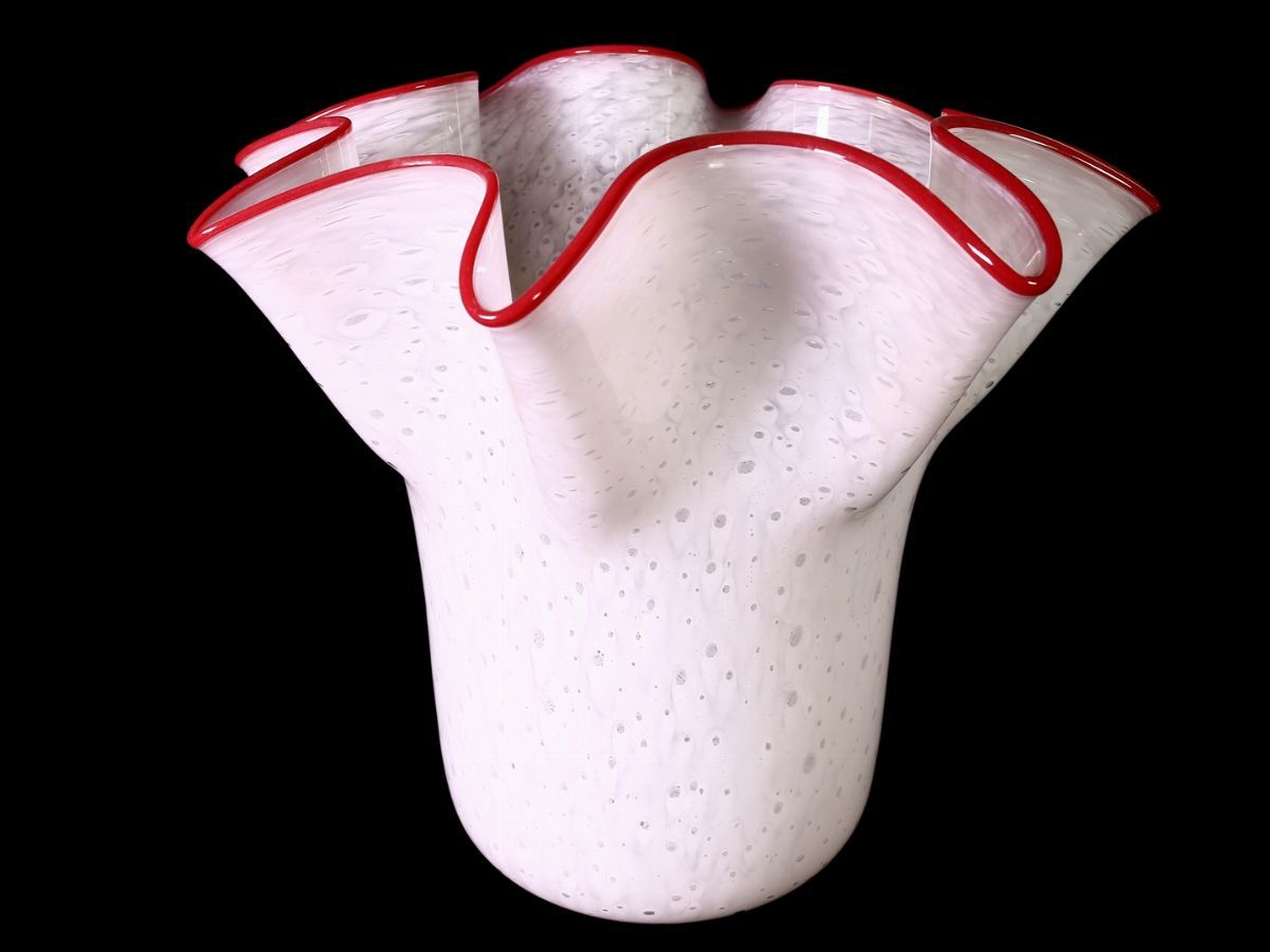 Vaso in Vetro Lattimo Soffiato