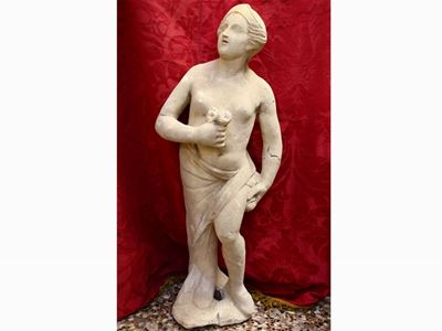 Scultura in Marmo Bianco Raffigurante Vestale
