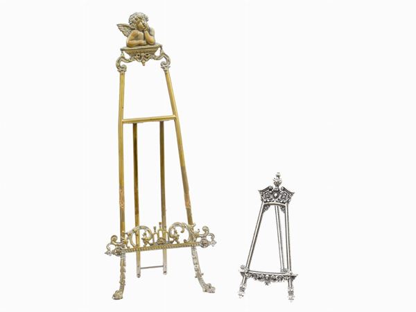 Two metal table easels