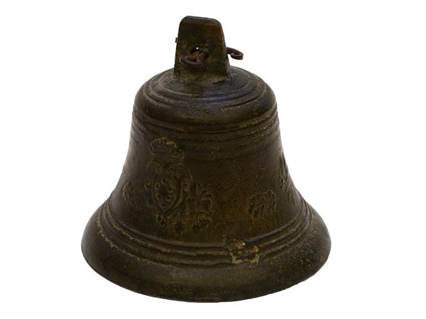 Antica campana in bronzo