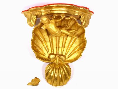 Mensolina in Legno Intagliato e Dorato