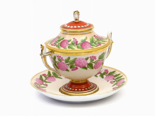 A porcelain puerpera cup, Doccia Ginori