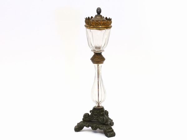 A metal oil lamp  (end of the 19th century)  - Auction A florentine collection - Maison Bibelot - Casa d'Aste Firenze - Milano