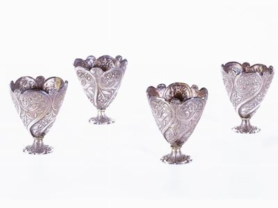 Serie di Quattro Portauova alla Coque in Argento