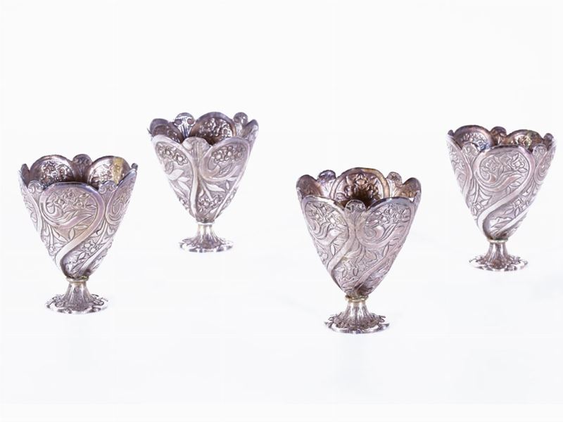Serie di Quattro Portauova alla Coque in Argento