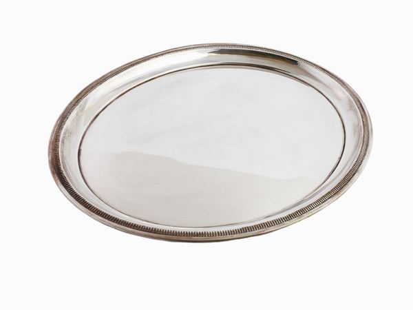 A silver oval tray  - Auction Furniture and paintings from florentine apartment - Maison Bibelot - Casa d'Aste Firenze - Milano