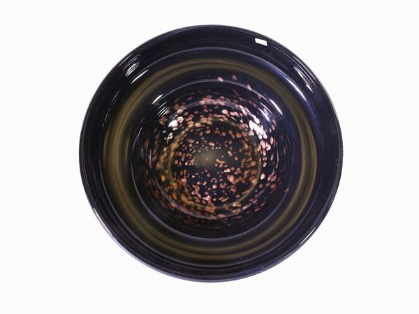 A black bowl with avventurina spots