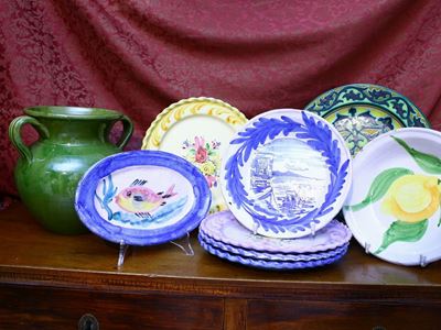 Miscellanea di Piatti Decorativi in Terraglia