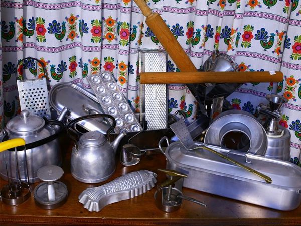 Lotto di curiosità ed accessori vintage per cucinare  - Asta La casa fiorentina del soprano Marcella Tassi - Maison Bibelot - Casa d'Aste Firenze - Milano