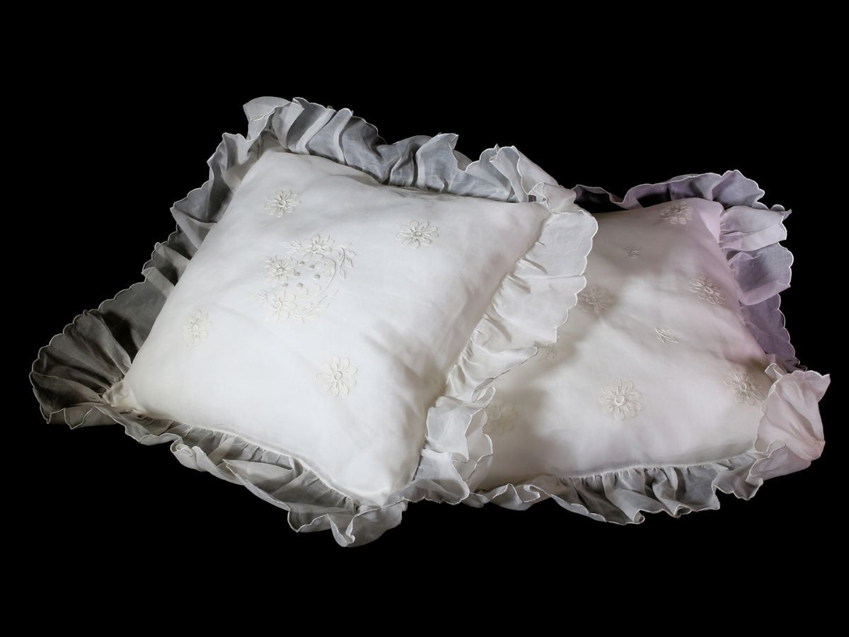 Quattro Cuscini in Cotone Organdis, Artigianato Fiorentino