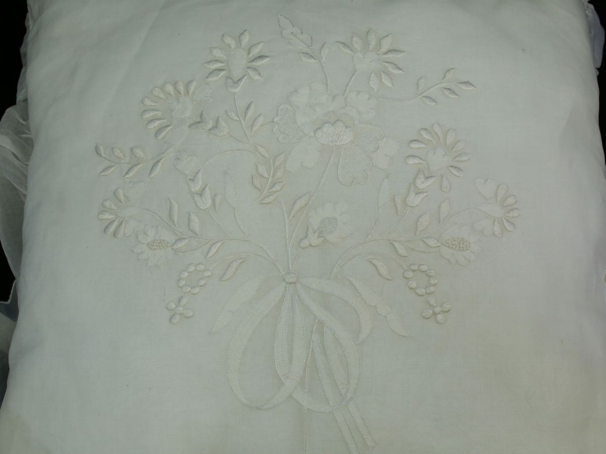 Quattro Cuscini in Cotone Organdis, Artigianato Fiorentino