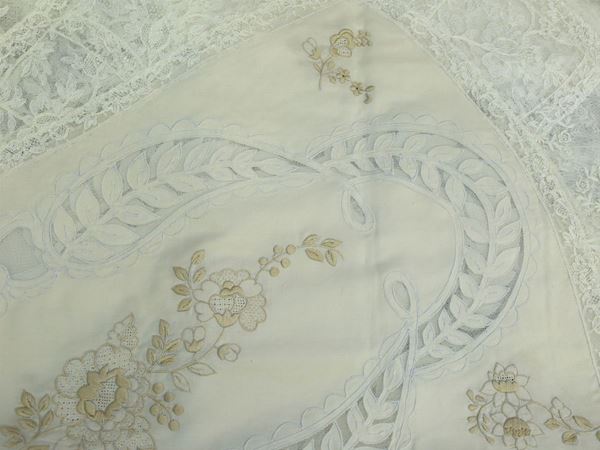 Ivory silk, lace and linen tablecloth, florentine manufacture
