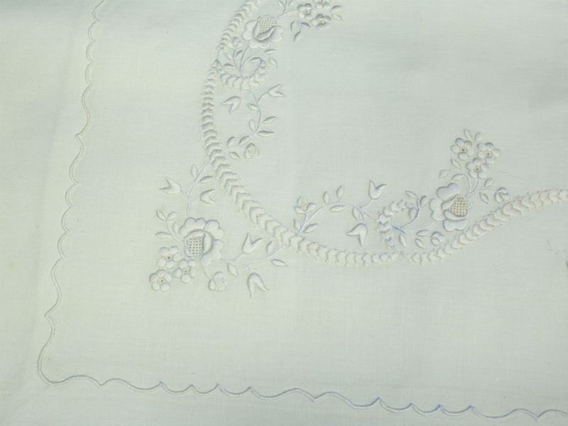 Parure Matrimoniale in Lino Bianco Ricamato, Artigianato Fiorentino