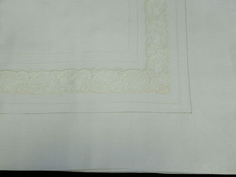 Parure Matrimoniale in Lino Bianco e Pizzo, Artigianato Fiorentino