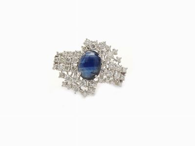Anello in Oro Bianco con Diamanti e Zaffiro