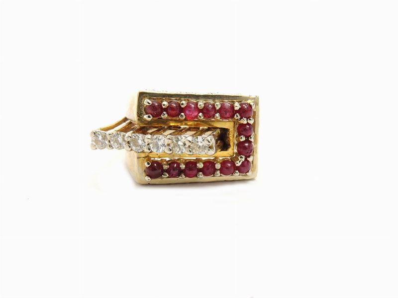 Anello in Oro Giallo con Diamanti e Rubini