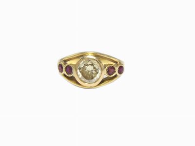 Anello in Oro Giallo con Diamante e Rubini