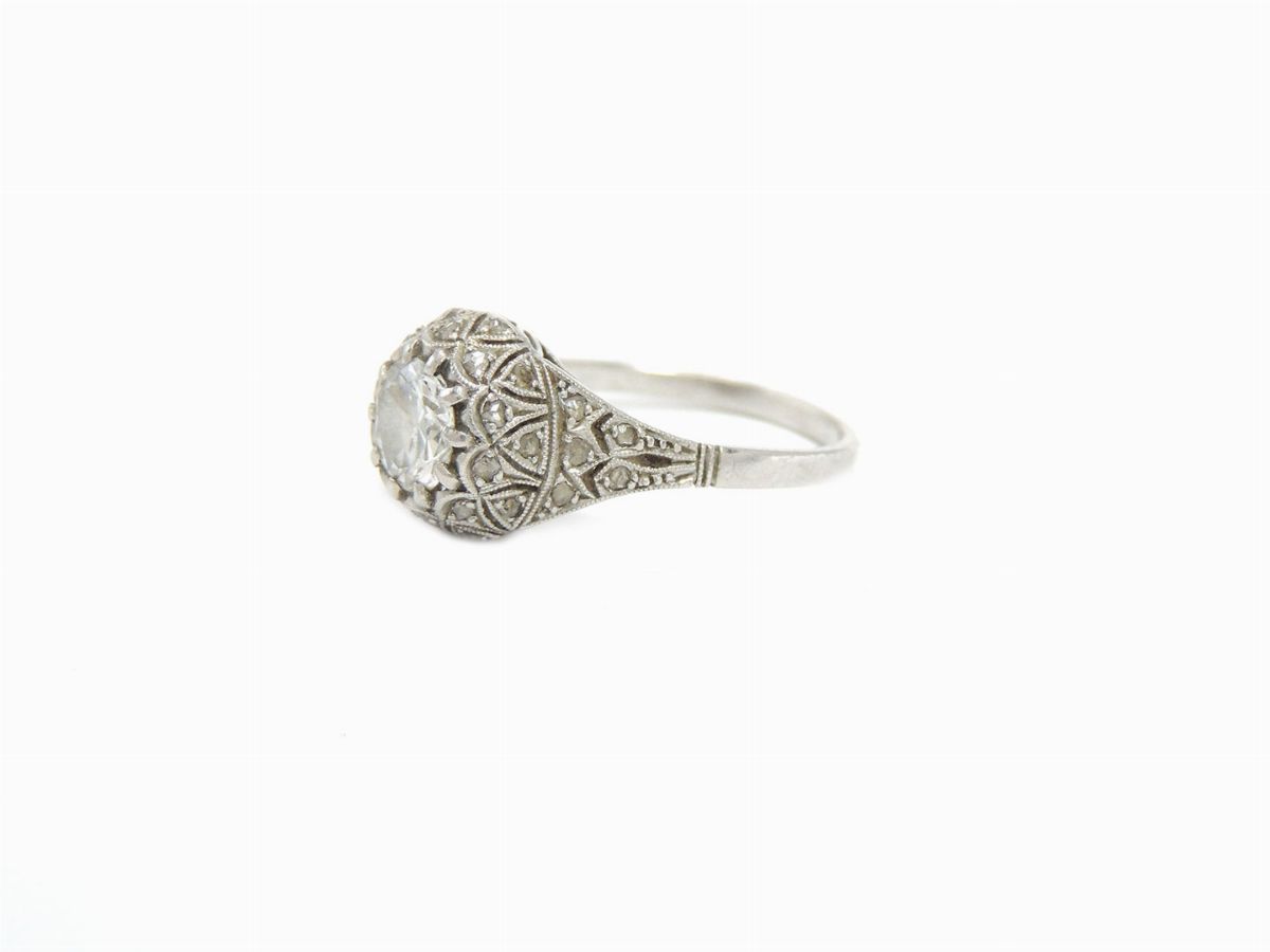 Anello Solitario in Platino con Diamante