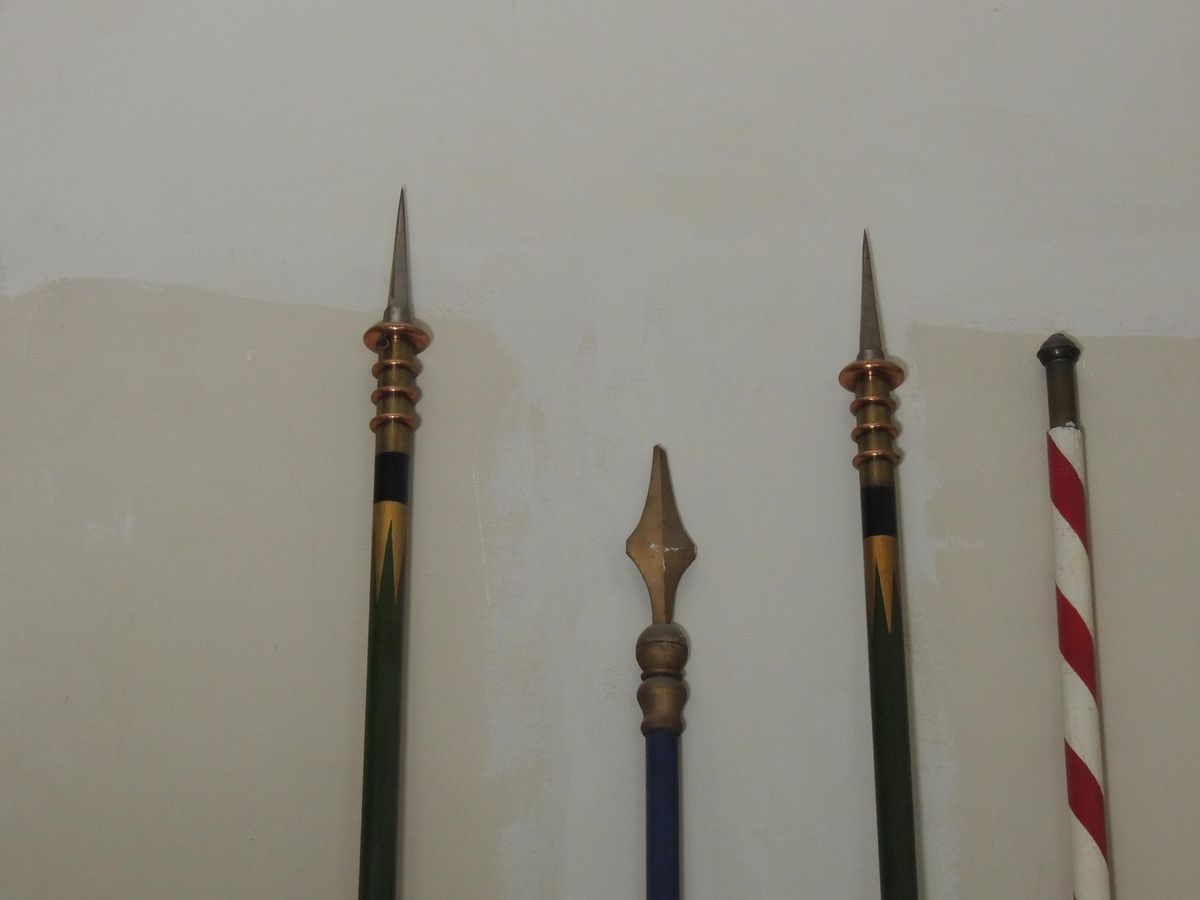 Quattro Aste da Parata in Legno Laccato