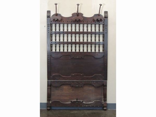 A softwood wall coat hangers  (late 19th/early 20th century)  - Auction Furniture and paintings from florentine apartment - Maison Bibelot - Casa d'Aste Firenze - Milano
