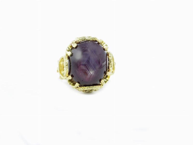Anello Rayan Lynch "bisanzio" in Oro Giallo con Corindone Viola Stellato