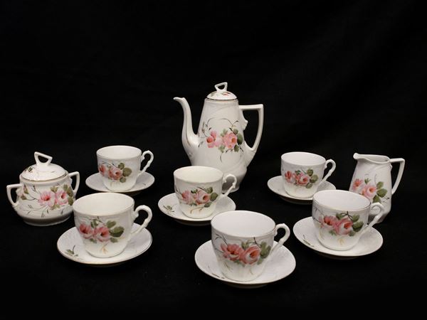 A Ginori porcelain tea service