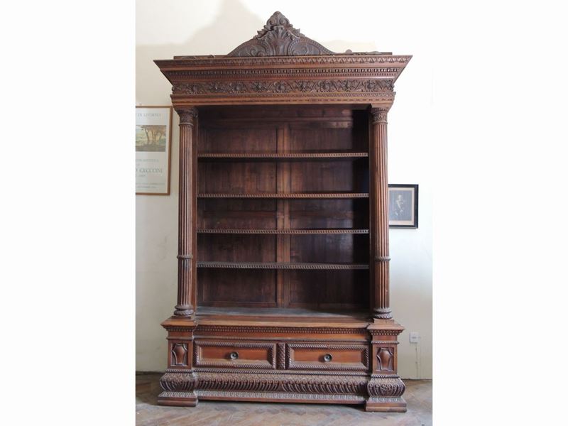 Monumentale Libreria a Giorno in Noce Realizzata in Stile Rinascimentale