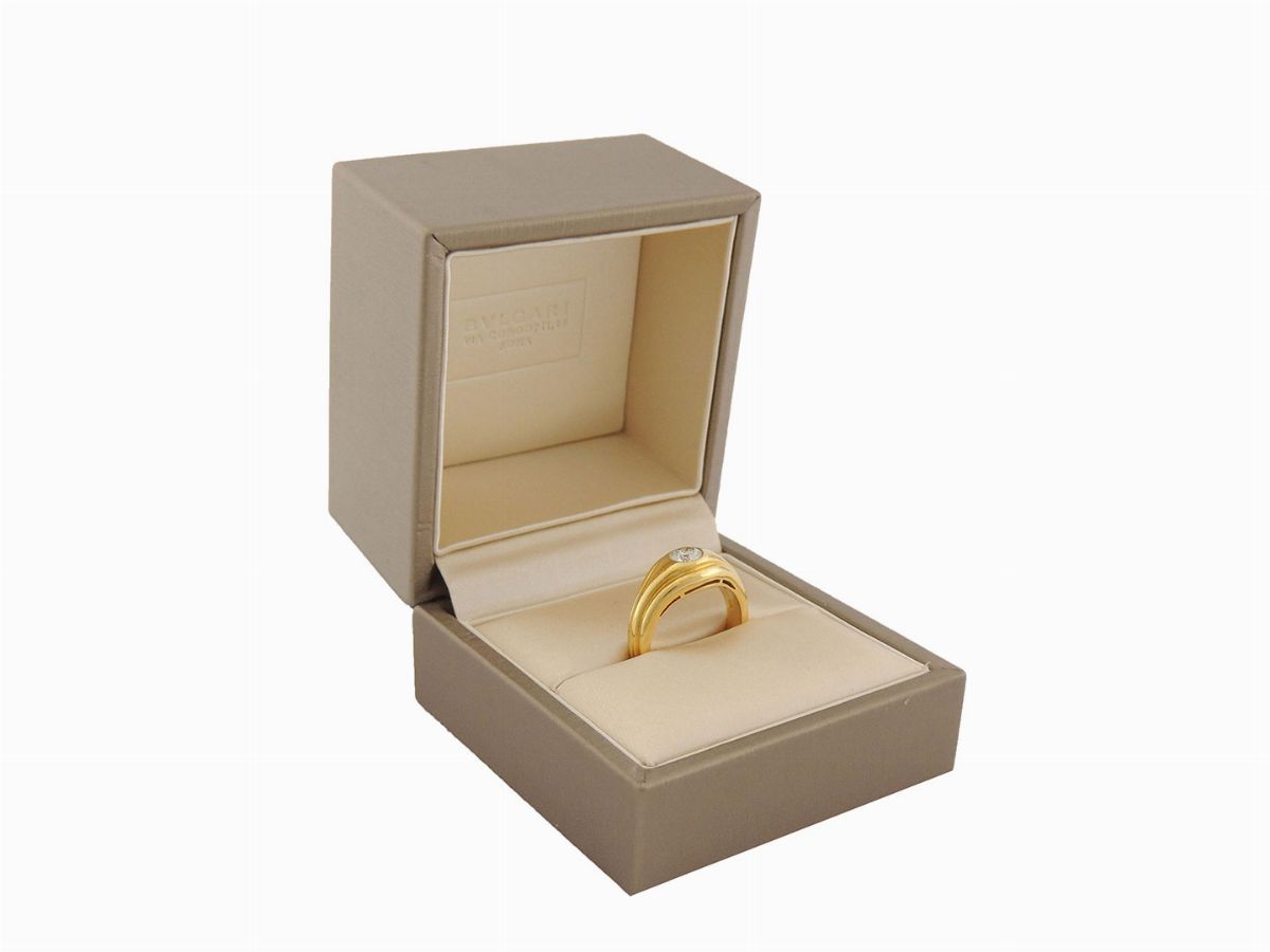 Anello Solitario Bulgari in Oro Giallo e Diamante