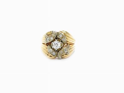 Anello in Oro Giallo e Bianco con Diamanti