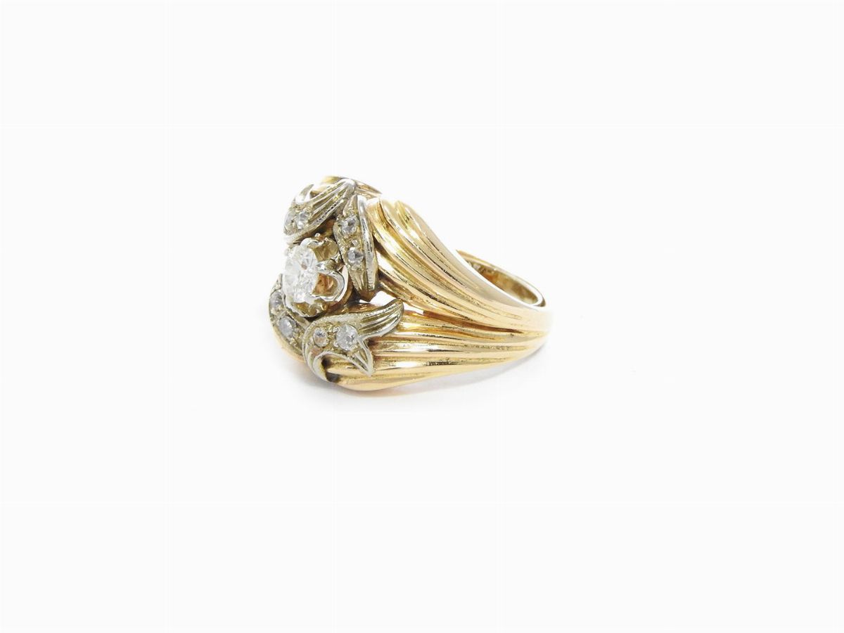 Anello in Oro Giallo e Bianco con Diamanti