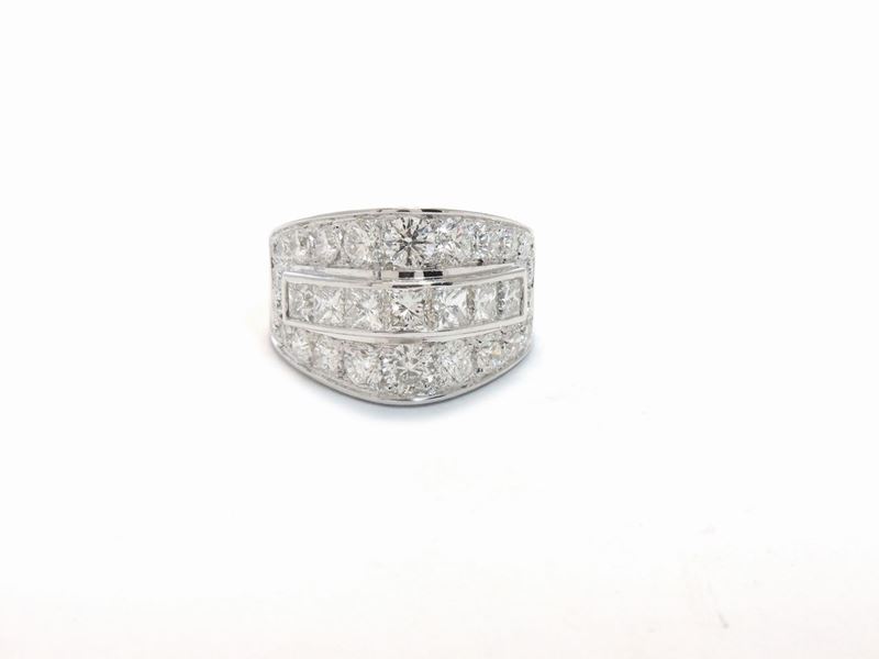 Anello in Oro Bianco e Diamanti