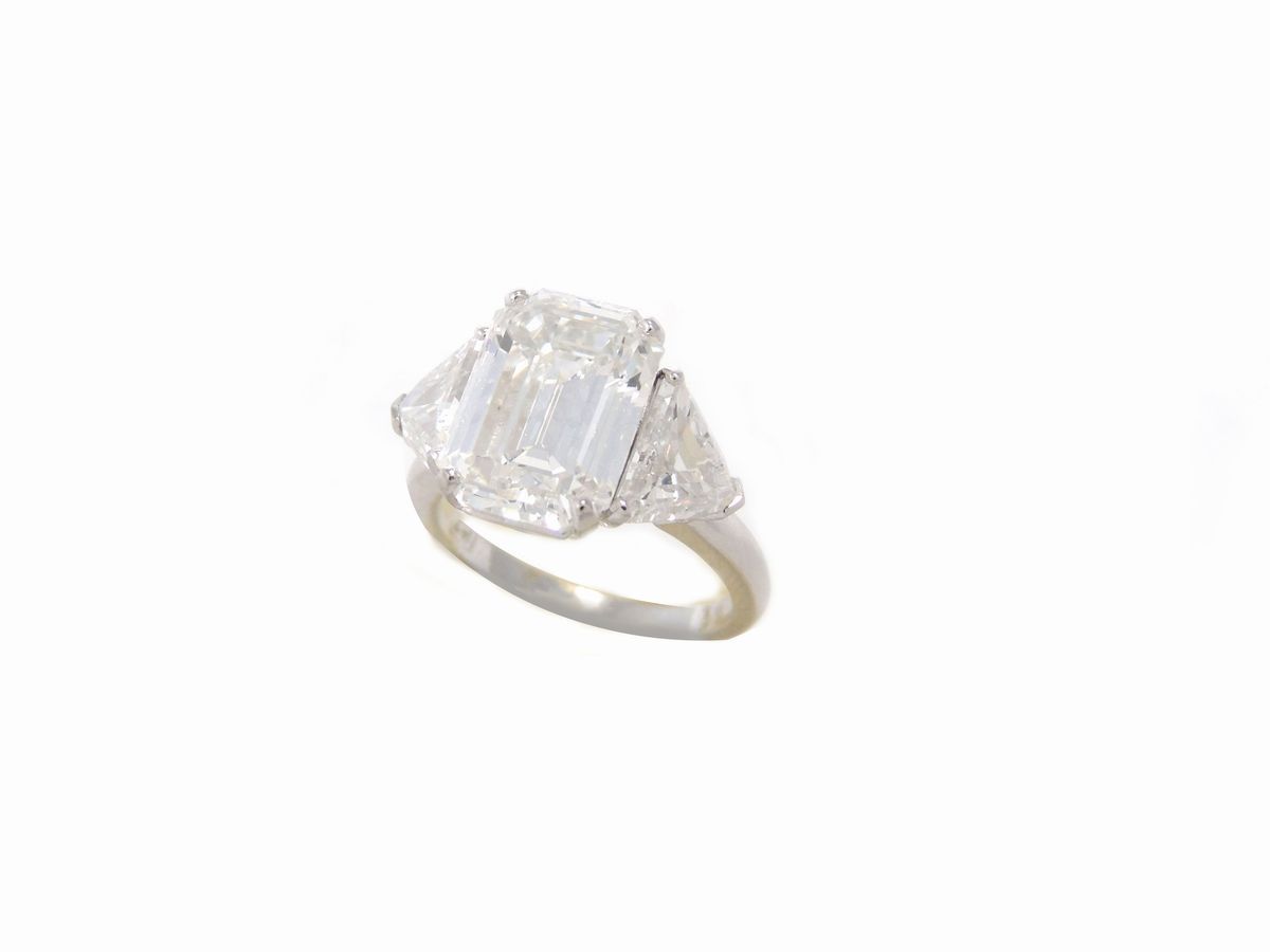 Anello in Platino con Diamanti