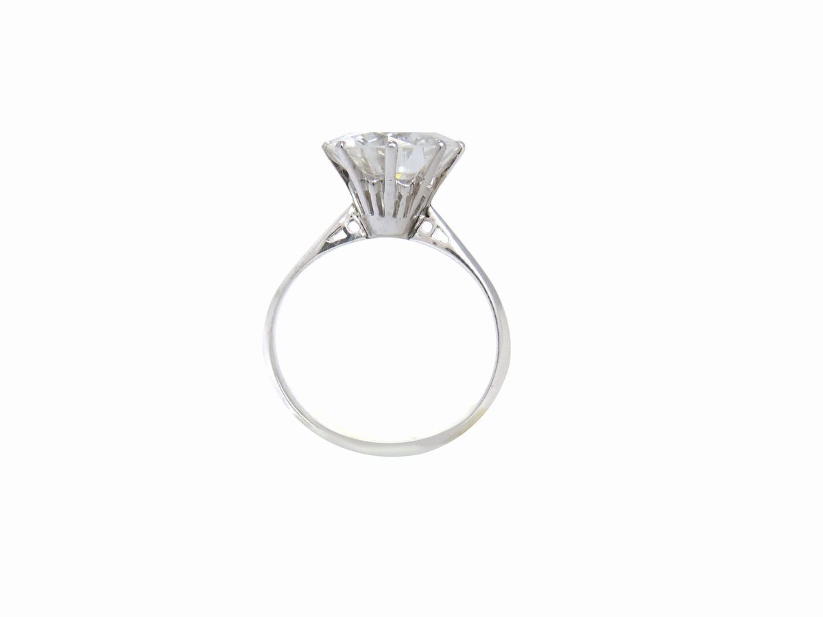 Anello Solitario in Oro Bianco con Diamante