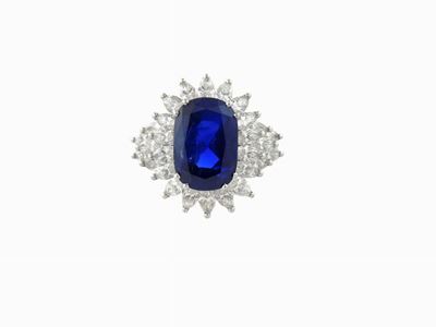 Anello in Platino con Diamanti e Zaffiro