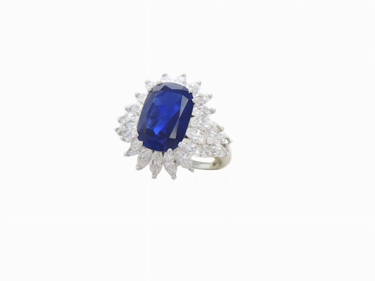 Anello in Platino con Diamanti e Zaffiro