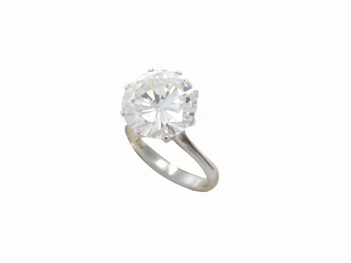 Anello Solitario in Oro Bianco con Diamante