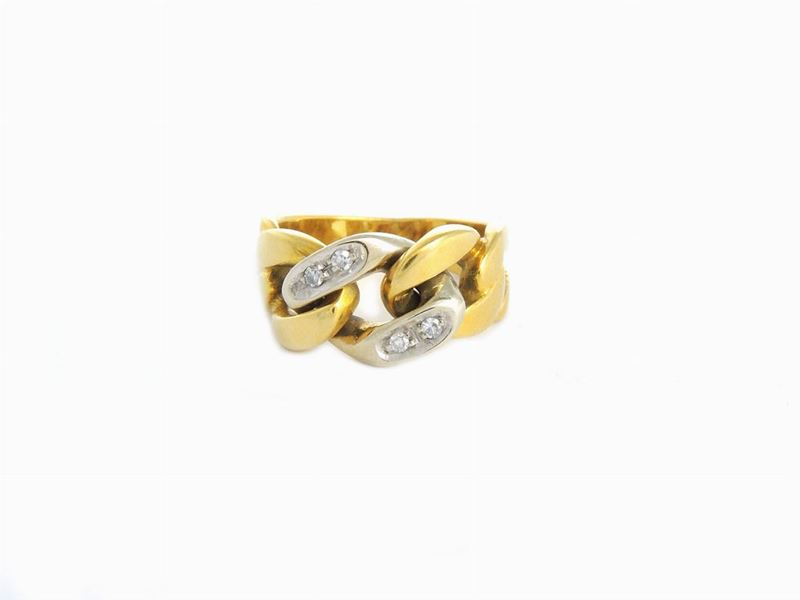 Due Anelli in Oro Giallo con Diamanti