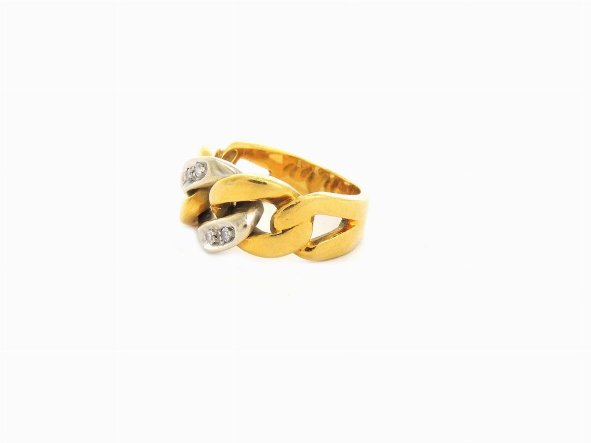 Due Anelli in Oro Giallo con Diamanti