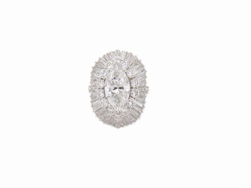 Anello in Oro Bianco con Diamanti