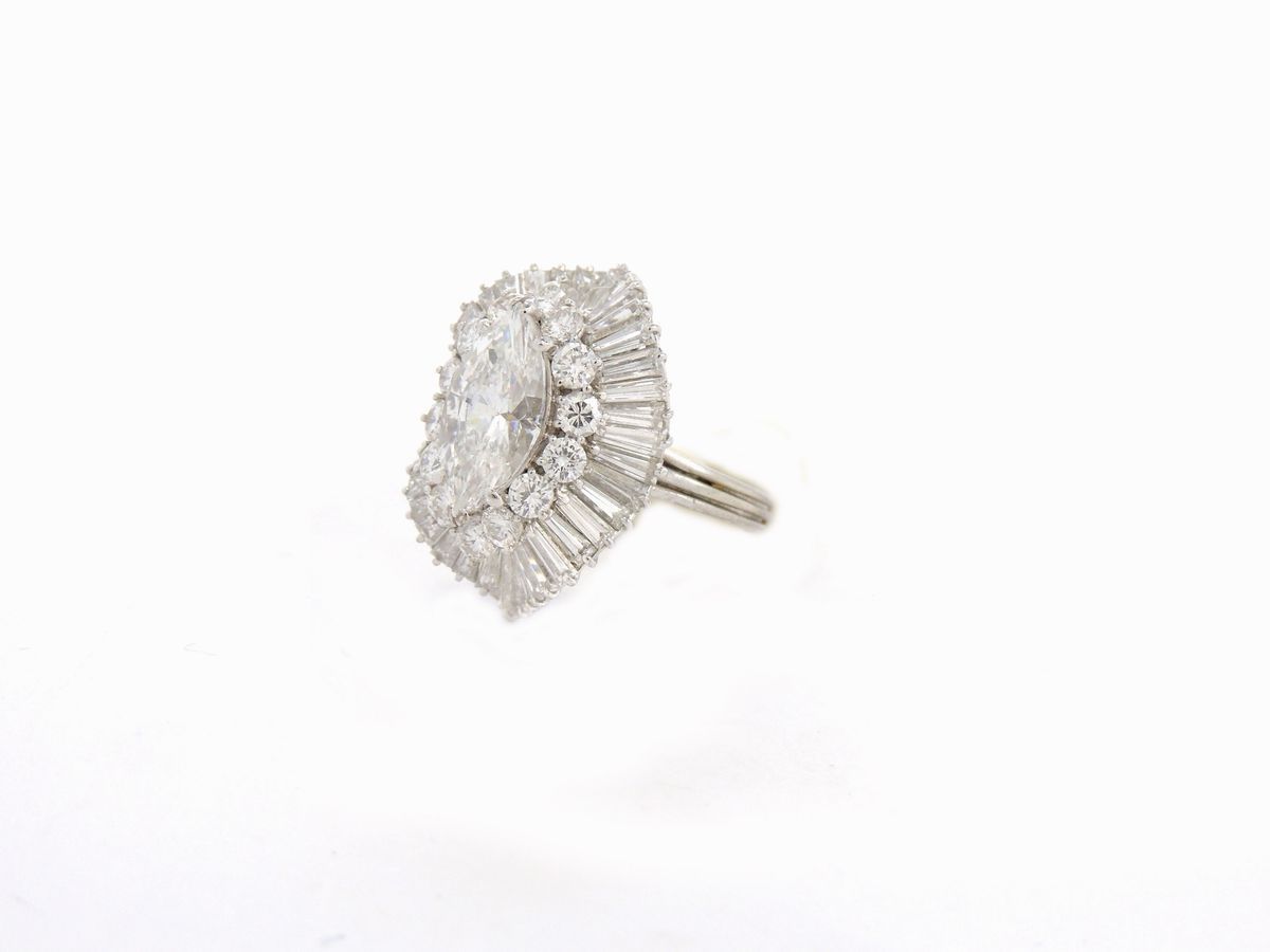 Anello in Oro Bianco con Diamanti