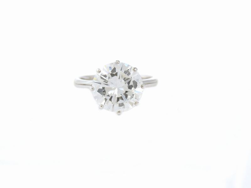 Anello Solitario in Oro Bianco con Diamante
