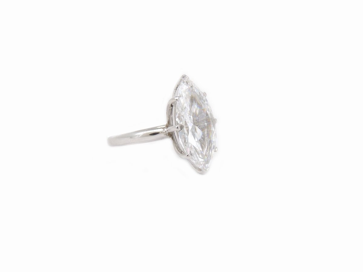 Anello Solitario in Oro Bianco con Diamante