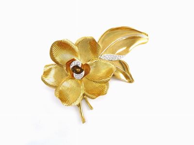 Spilla in Oro Giallo con Diamanti