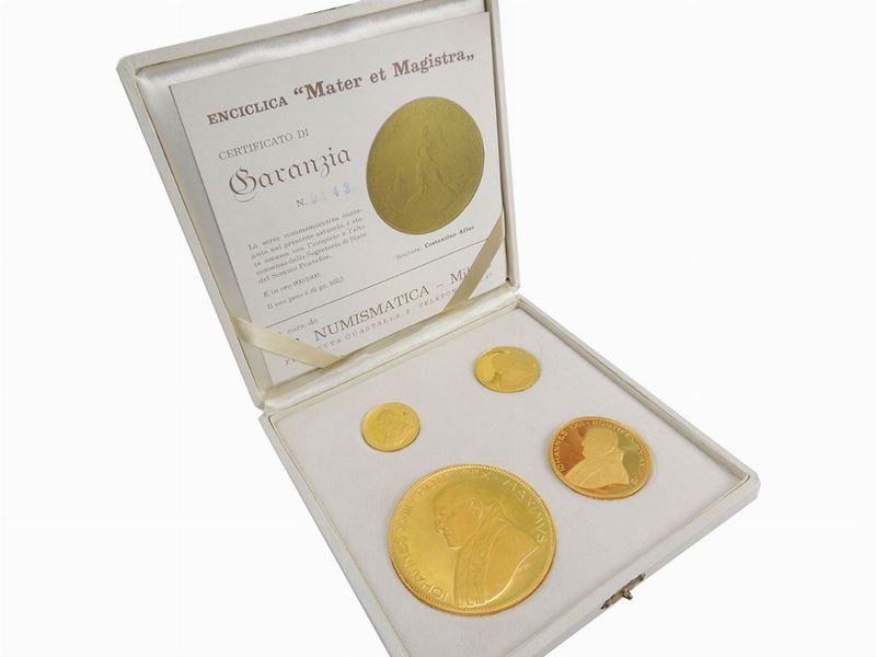 Collezione Completa di Medaglie Commemorative in Oro "mater Et Magistra"