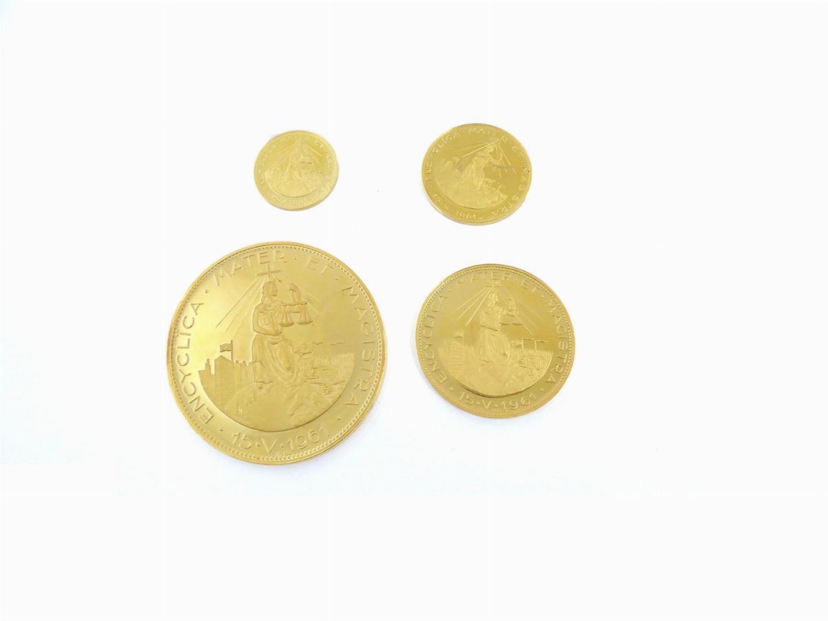 Collezione Completa di Medaglie Commemorative in Oro "mater Et Magistra"